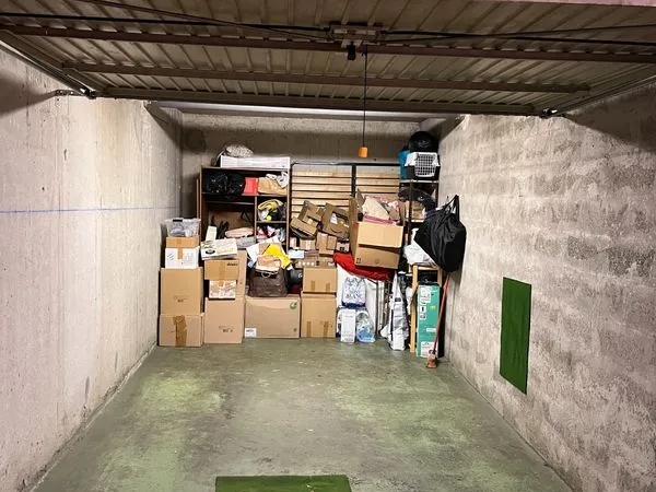 Garage fermé à vendre