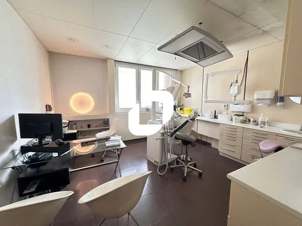 Local 145 m²