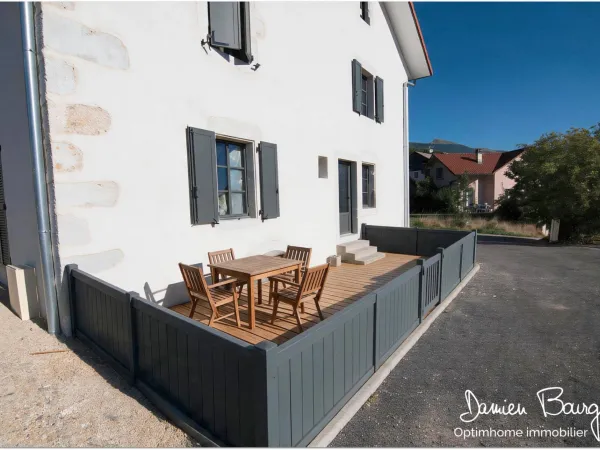 Maison mitoyenne brute avec fort potentiel d'environ 84 m² (110 m2 sol)