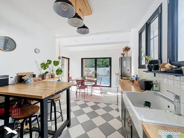 Maison 5 pièces 136 m²