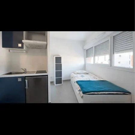 A louer studio meublé avec parking