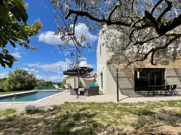 Villa 4 pièces 141 m²