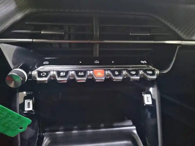 Peugeot 2008 puretech 130 s&amp;s eat8 — photo 25