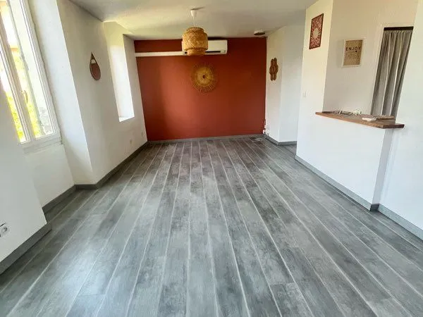 Rare en ville : appartement cosy et lumineux avec jardin privatif exceptionnel de 300m² et piscine à