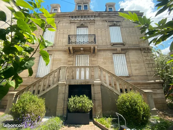 Maison de caractère 266 m² - centre‑ville - écoles/lycée à pied - 3 ch + bureau - extérieurs