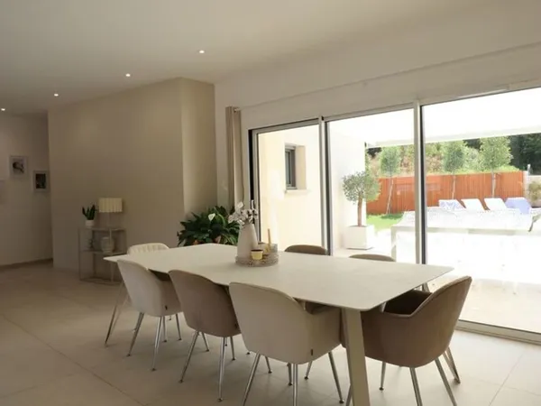 Maison plain pied piscine Ornans