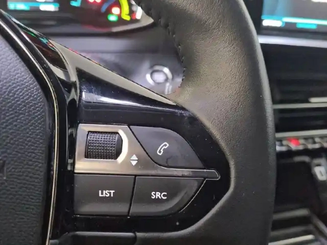 Peugeot 2008 electrique 136 ch — photo 117