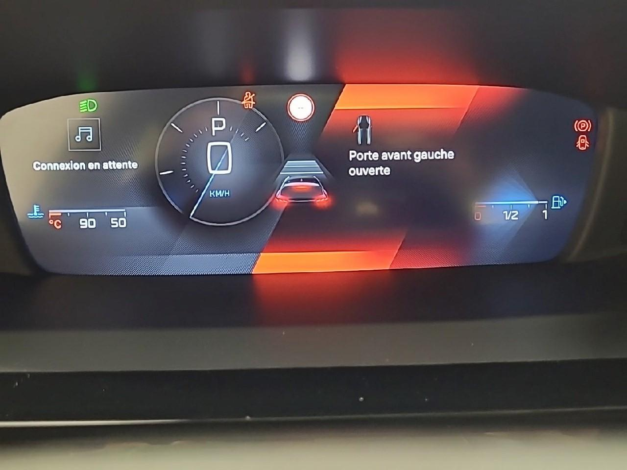Peugeot 308 hybrid 145 e-dcs6 style — photo 21