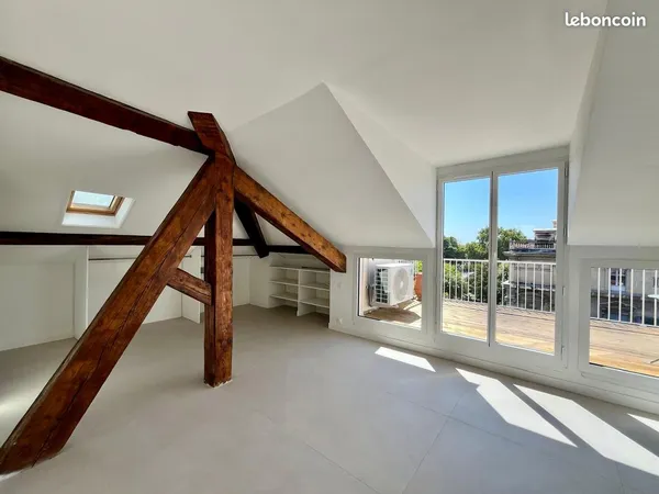 Duplex rénové de 120 m² au coeur d'Avignon intra-muros, terrasse, 3 suites et stationnement