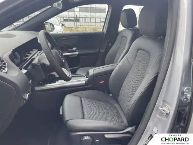 Mercedes Eqa 250+ — photo 36