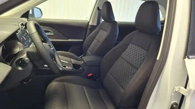 Mg Zs 1.5 l hybrid+ 197 ch — photo 14