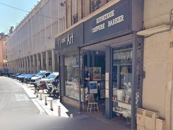 Local 40m2 derrière la mairie de Toulon