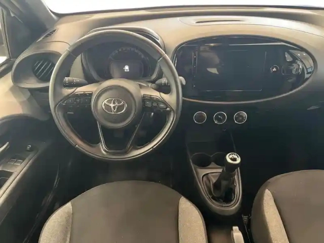 Toyota Aygo X 1.0 vvt-i 72ch dynamic my24 — photo 11