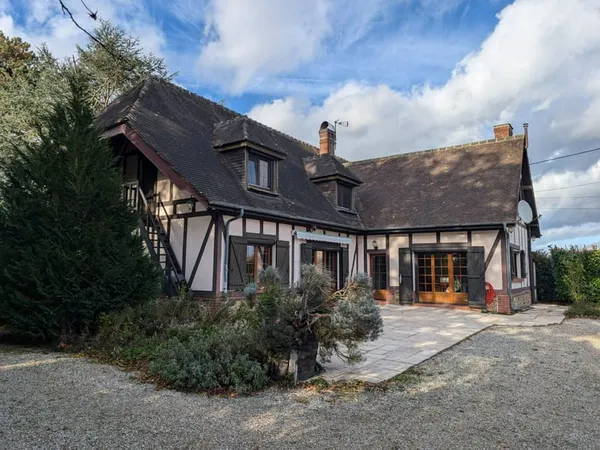Secteur L'Aigle, en hameau, grande maison confortable avec d