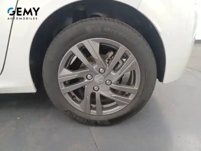 Peugeot 208 puretech 100 s&amp;s eat8 — photo 11