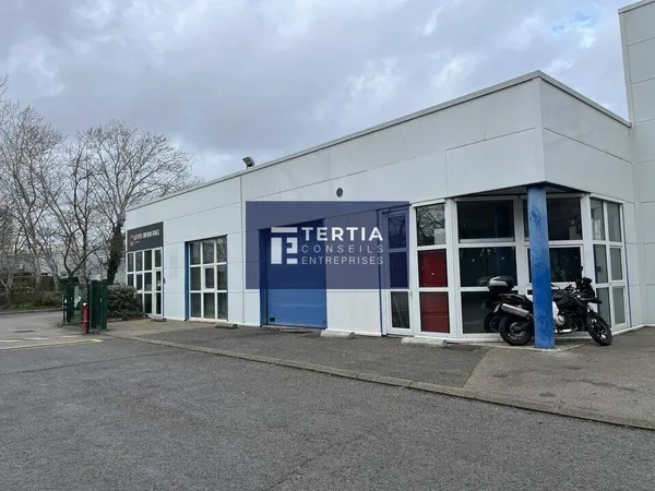 Local d'activité 150 m²