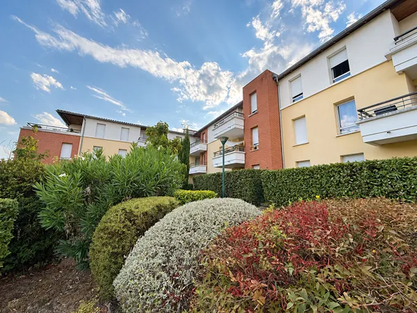 ESCALQUENS - T3 de 60 m² avec terrasse et parking