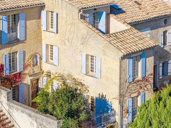 Maison 8 pièces 207 m²