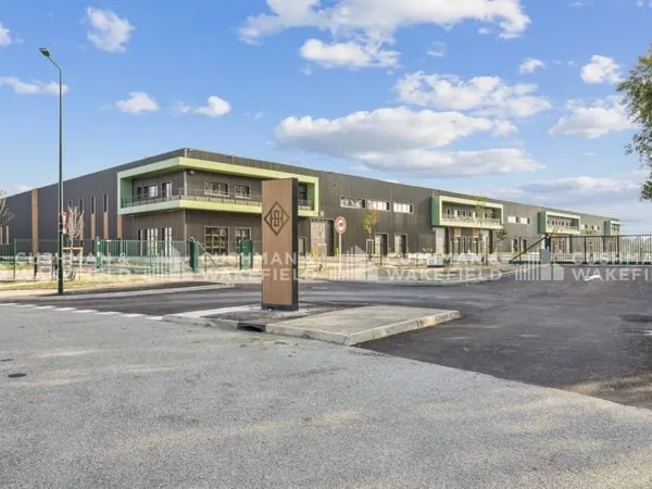 Local d'activité 812 m²
