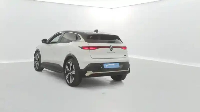 Renault Megane e-tech 220 ch autonomie confort gsr2 — photo 66