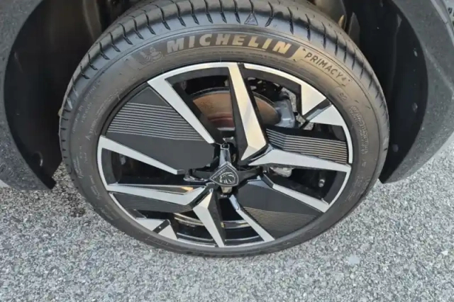 Peugeot 208 electrique 50 kwh 136ch — photo 37