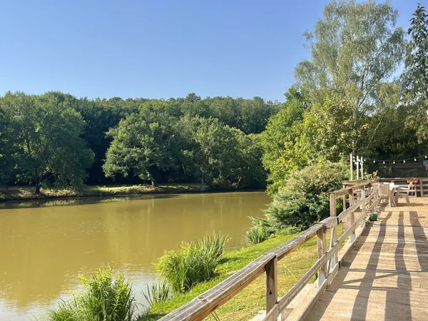 Grande Propriété avec Gîtes, Etang 7,5ha