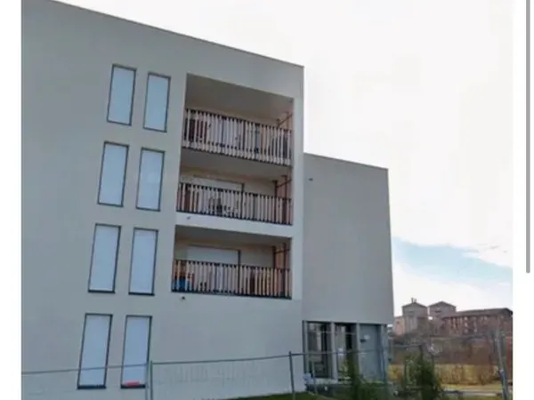 Loue place de parking face au lycée