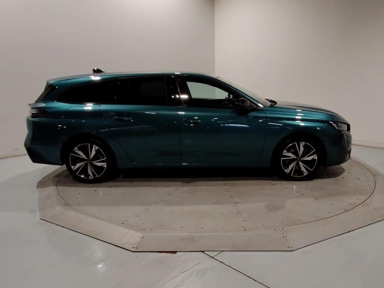 Peugeot 308 sw phev 180 e-eat8 allure — photo 6