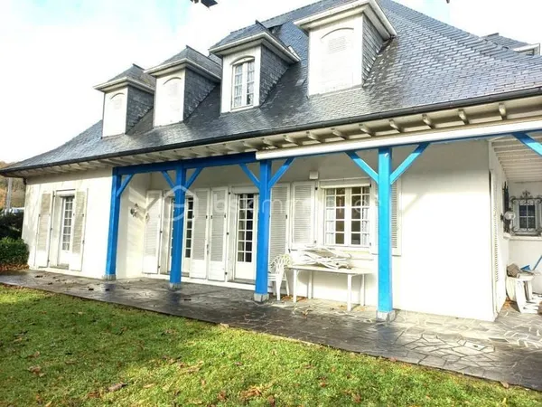 Maison 11 pièces 316 m²