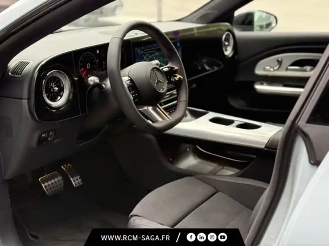 Mercedes Cla coupe 200 amg line — photo 14