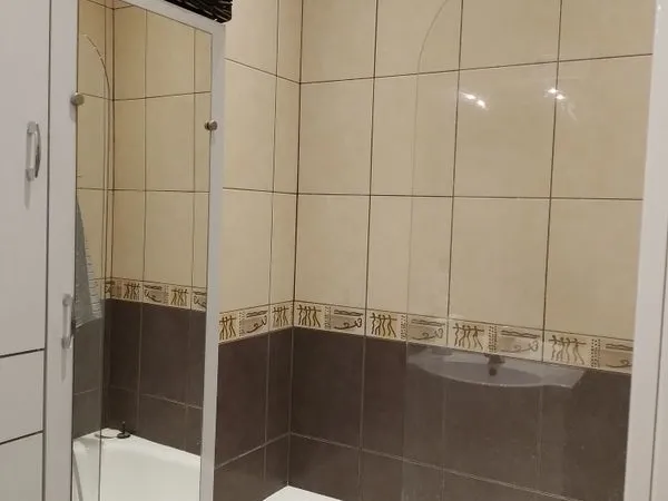 Sous-location  chambre double dans pavillon Colomb