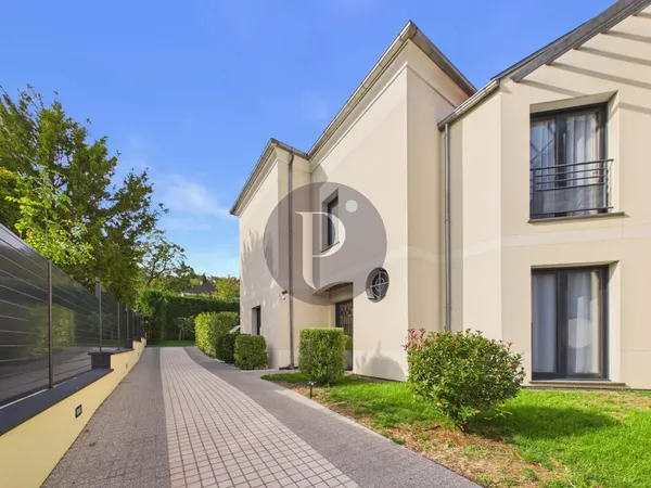 EXCLUSIVITÉ - PROPRIÉTÉ 8 PIÈCES - RÉCEPTION 85 M² - 5 CHAMBRES -TERRAIN 660 M²
