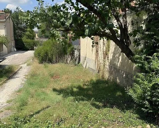 Terrain 213 m²