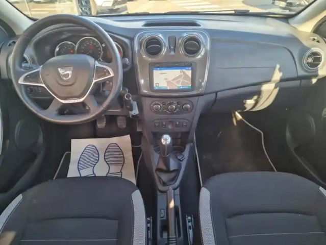 Dacia Sandero stepway blue dci 95 — photo 5