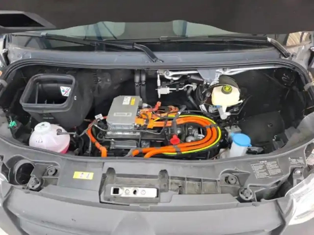 Mercedes Sprinter e 420 fourgon 43 pro 113kwh 20 — photo 14