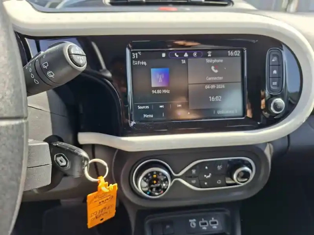Renault Twingo iii e-tech — photo 7