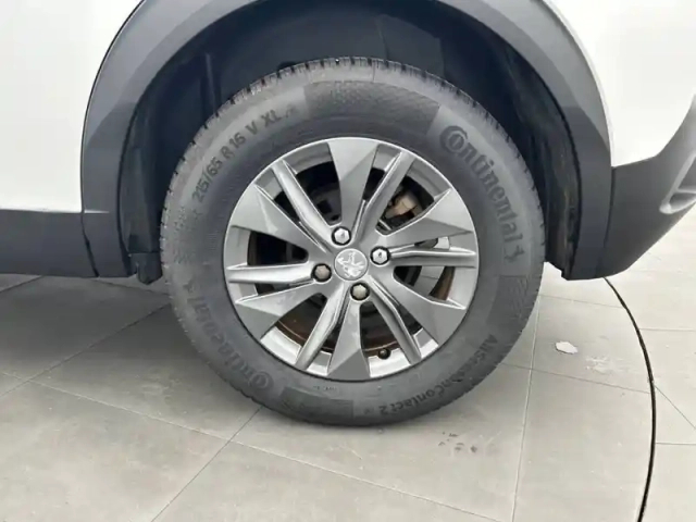 Peugeot 2008 puretech 130 s&amp;s eat8 — photo 13