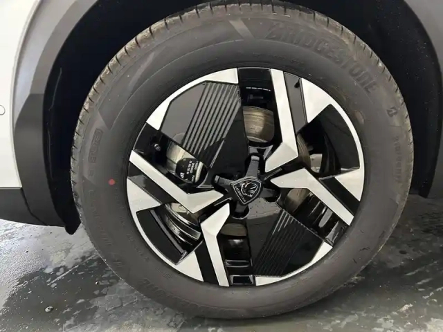 Peugeot 2008 electrique 54 kwh 156 ch — photo 23
