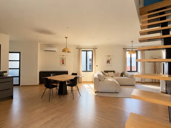 Luzinay Centre Duplex de charme entièrement rénové Prest