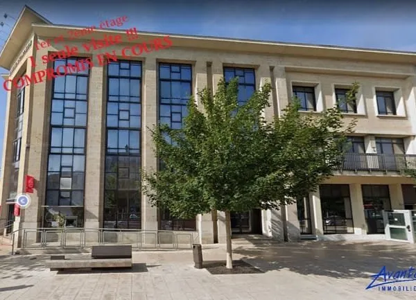 BUREAUX 700 M2
