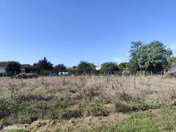 Terrain 1 100 m² Vensac