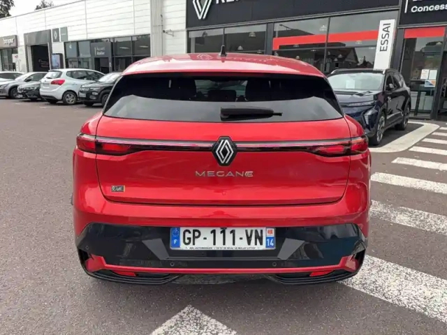 Renault Megane e-tech ev60 220 ch super charge — photo 3
