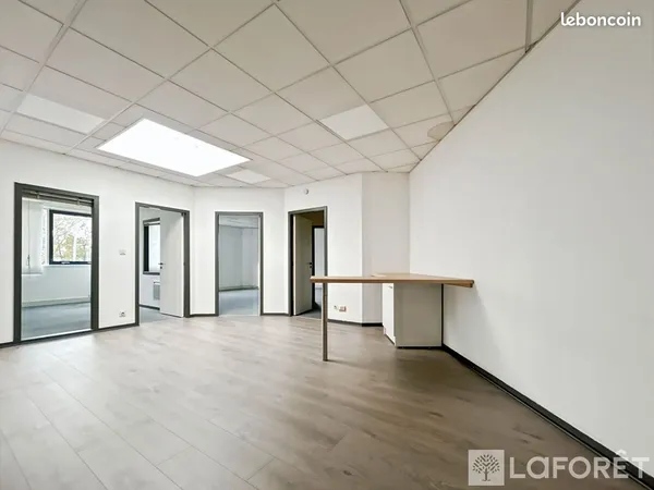 Bureaux 77 m² CHOLET