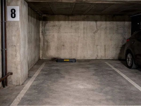 Parking 12 m²