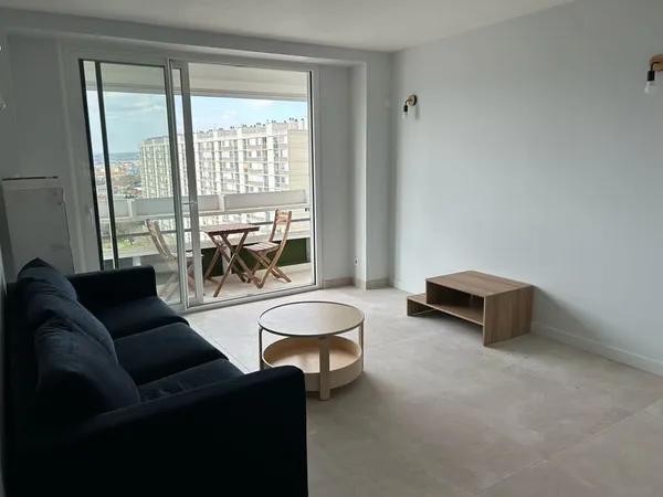 COLOCATION - CHAMBRE A LOUER SUR BRON - METRO D - TRAM T6
