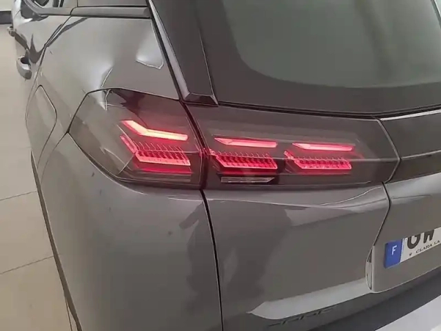 Peugeot 2008 puretech 100 s&amp;s bvm6 — photo 17