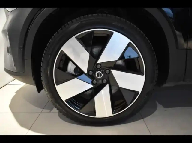 Volvo C40 recharge 231ch ultimate — photo 22