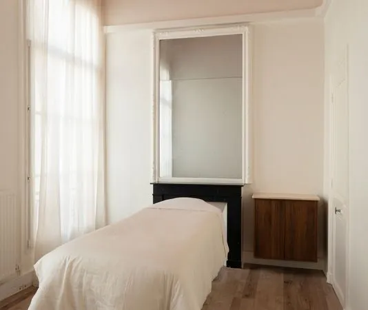 Cabine soins 12 m² — Paris 2e Opéra/Bourse