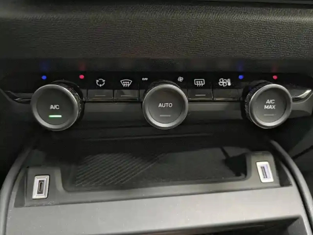 Citroën C4 puretech 130 s&amp;s bvm6 — photo 19