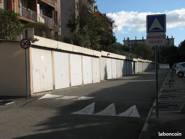 Garage à louer